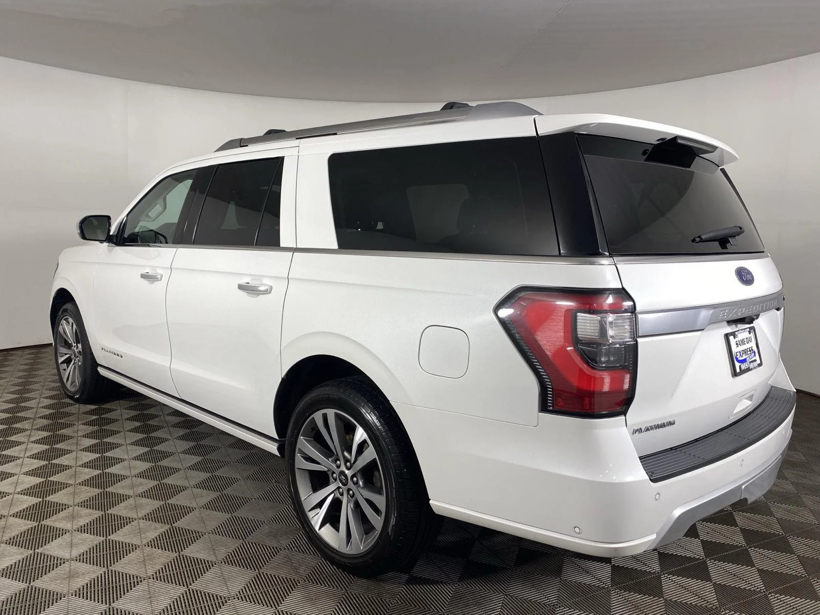 Used 2020 Star White Metallic Tri-Coat Ford Platinum image 5