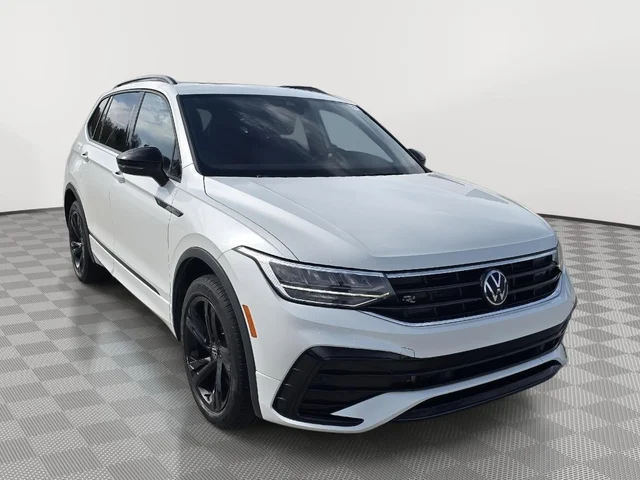 2023 Volkswagen Tiguan SE R-Line Black