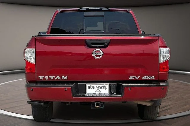 Used 2018 Red Nissan SV image 4