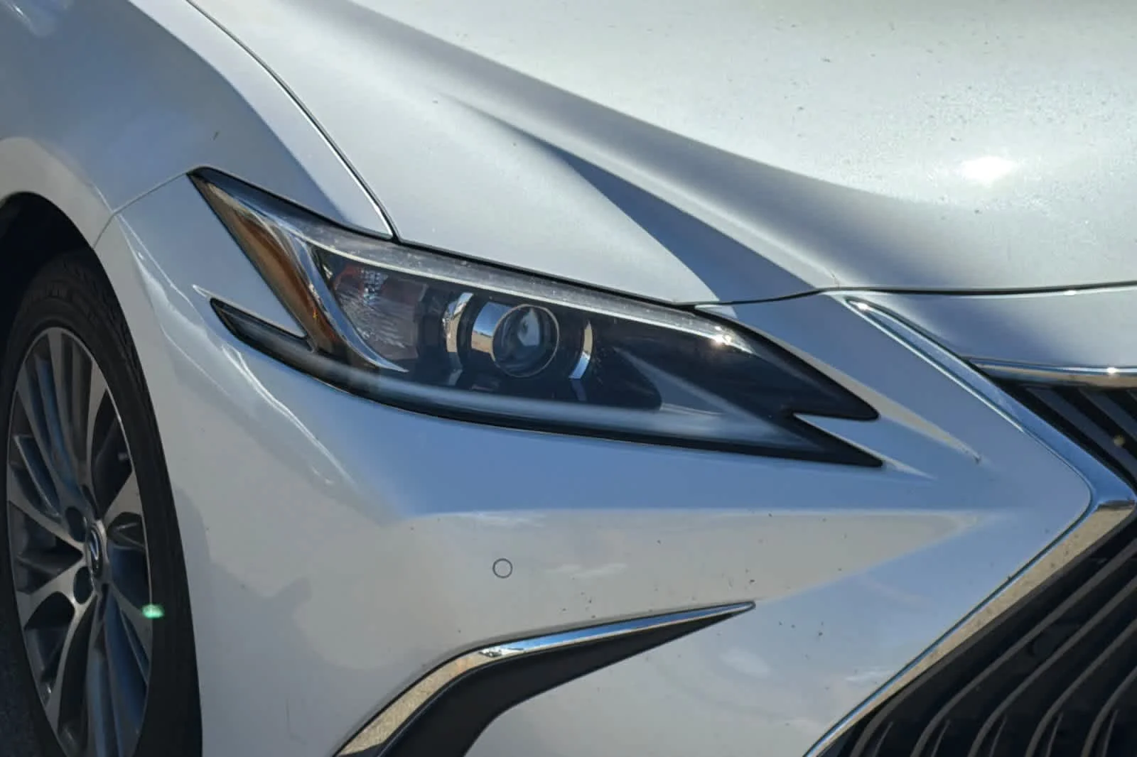 Used 2019 Eminent White Pearl Lexus  image 8