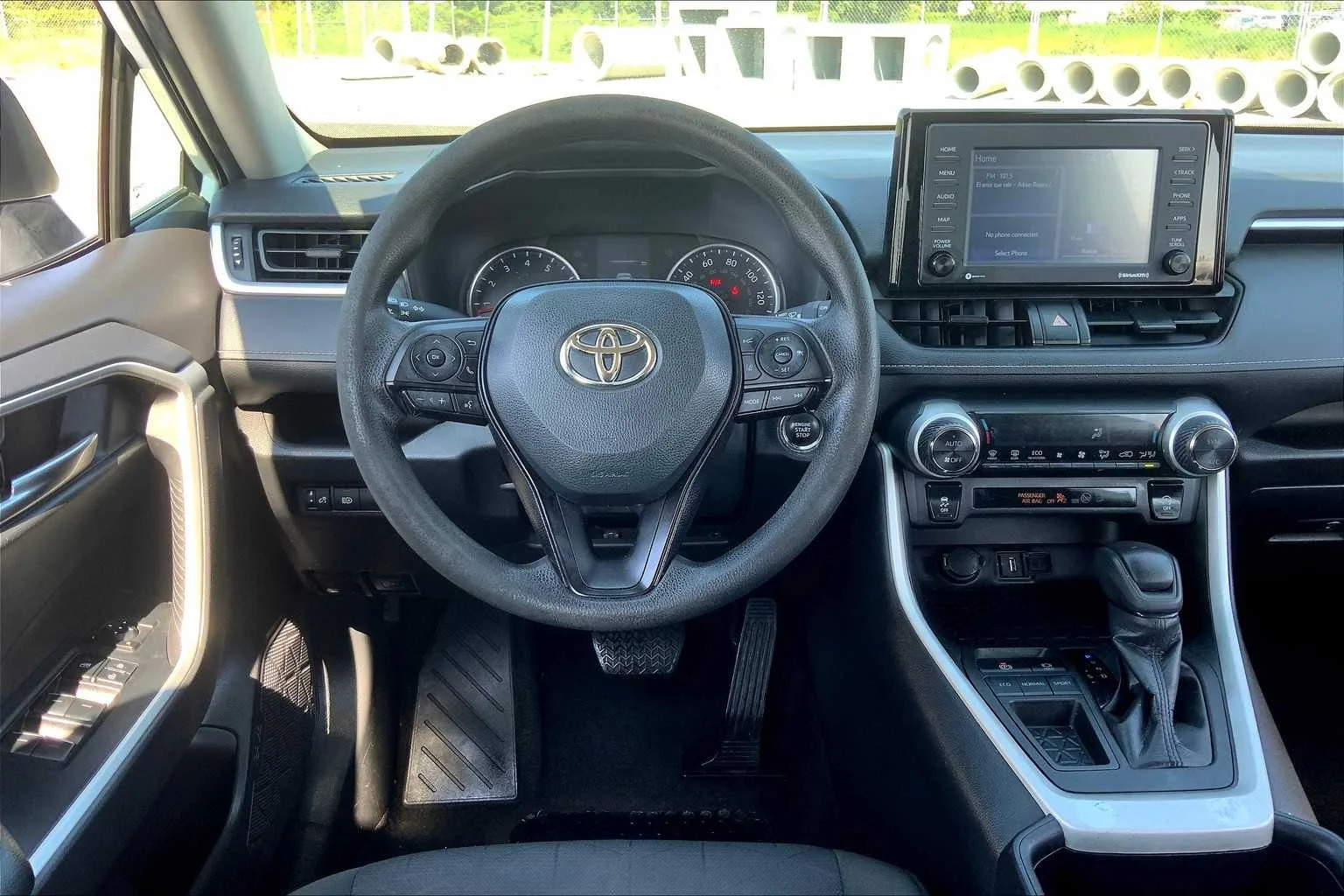 Used 2022 White Toyota XLE image 6