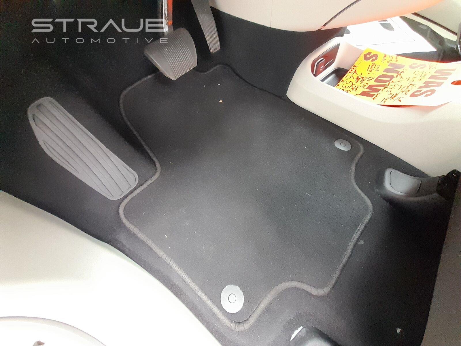 Used 2023 Bright White Clearcoat Chrysler LX image 34