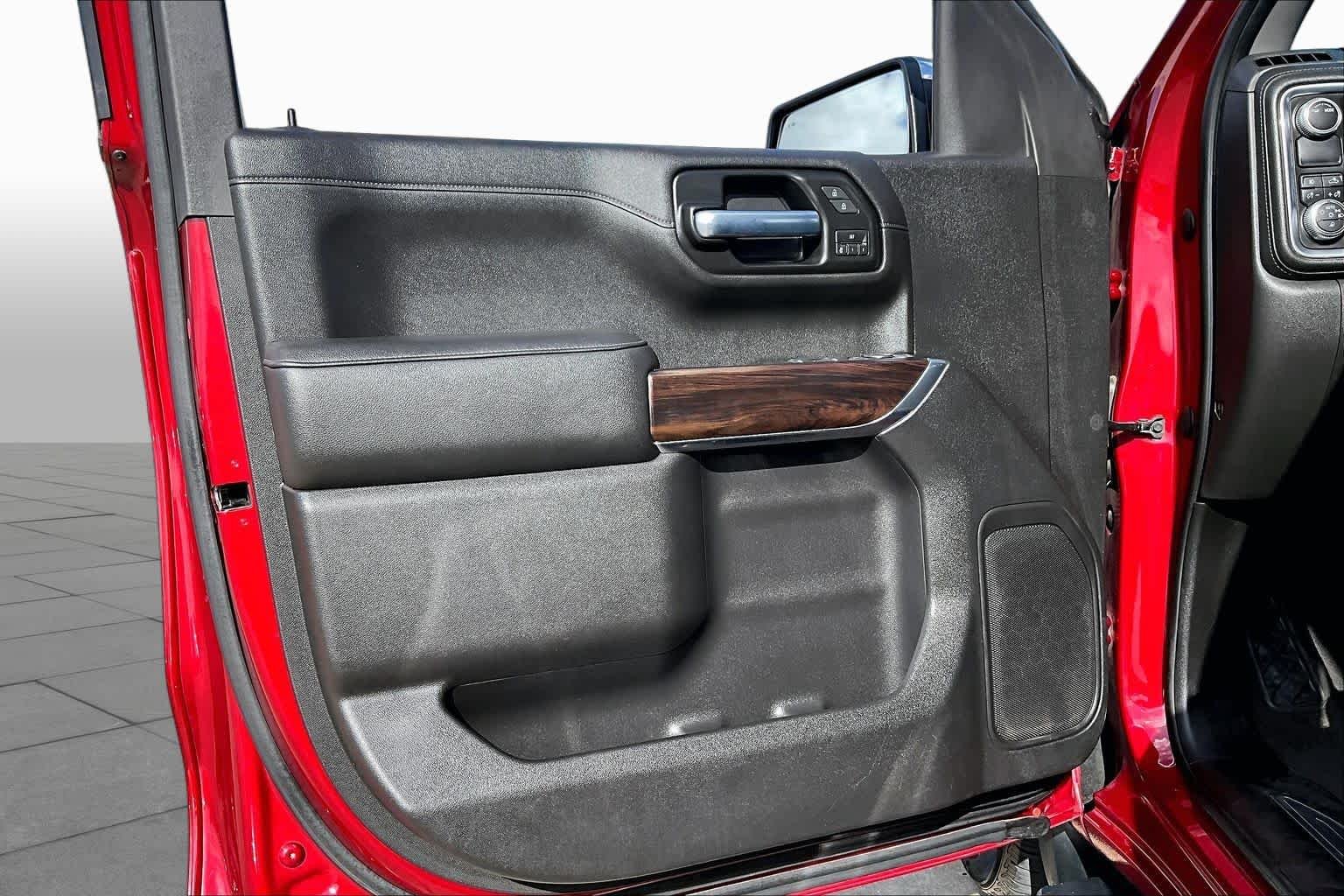Used 2020 RED QUARTZ TINTCOAT GMC SLT image 21