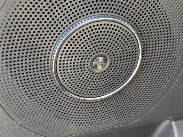 Used 2023  Ford  image 19