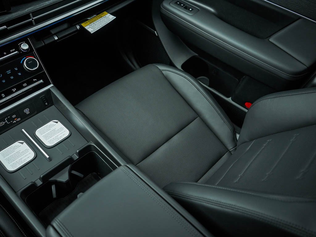 New 2026 Phantom Black Hyundai Limited 7P AWD image 27