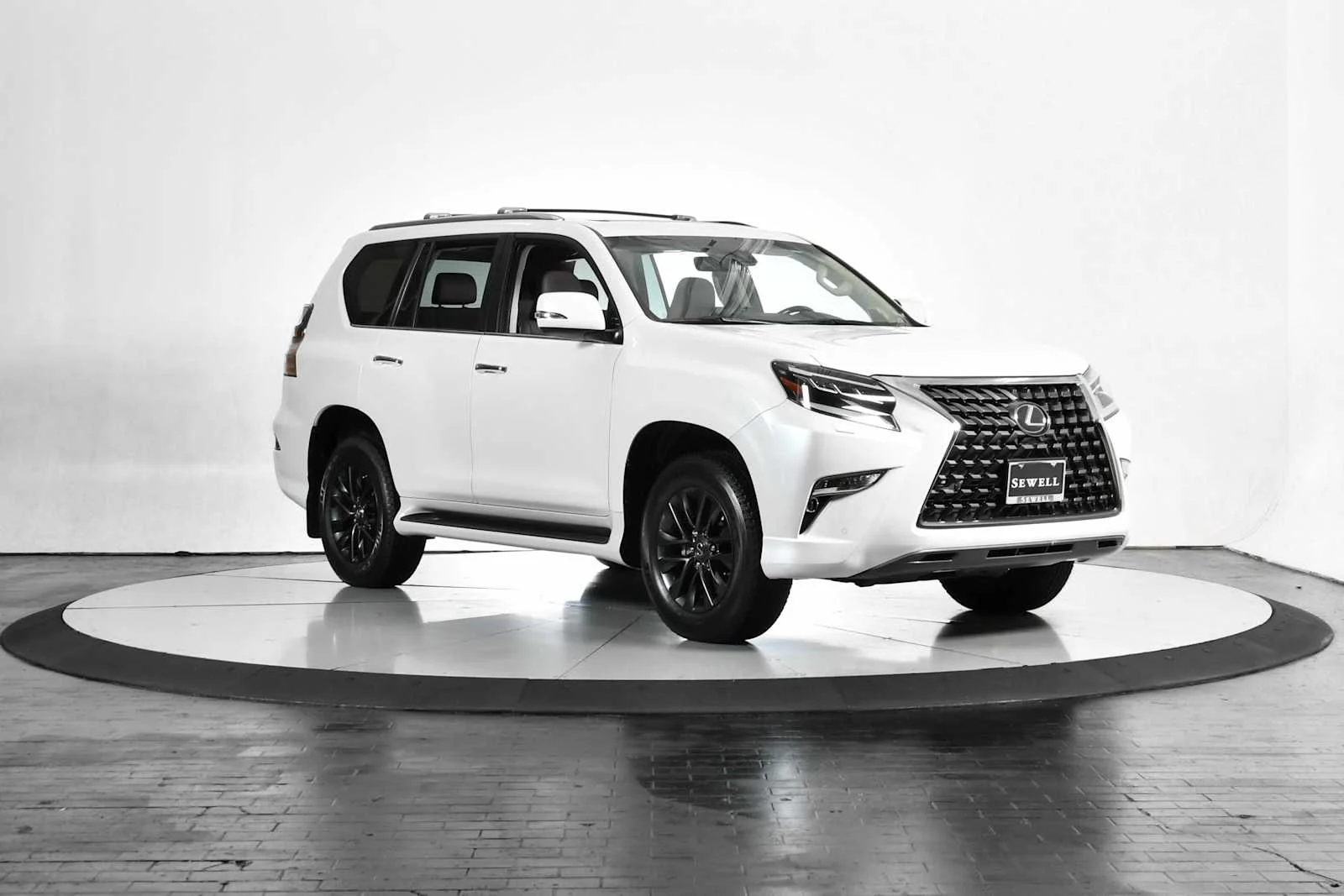 Used 2023 Eminent White Pearl Lexus Premium image 9