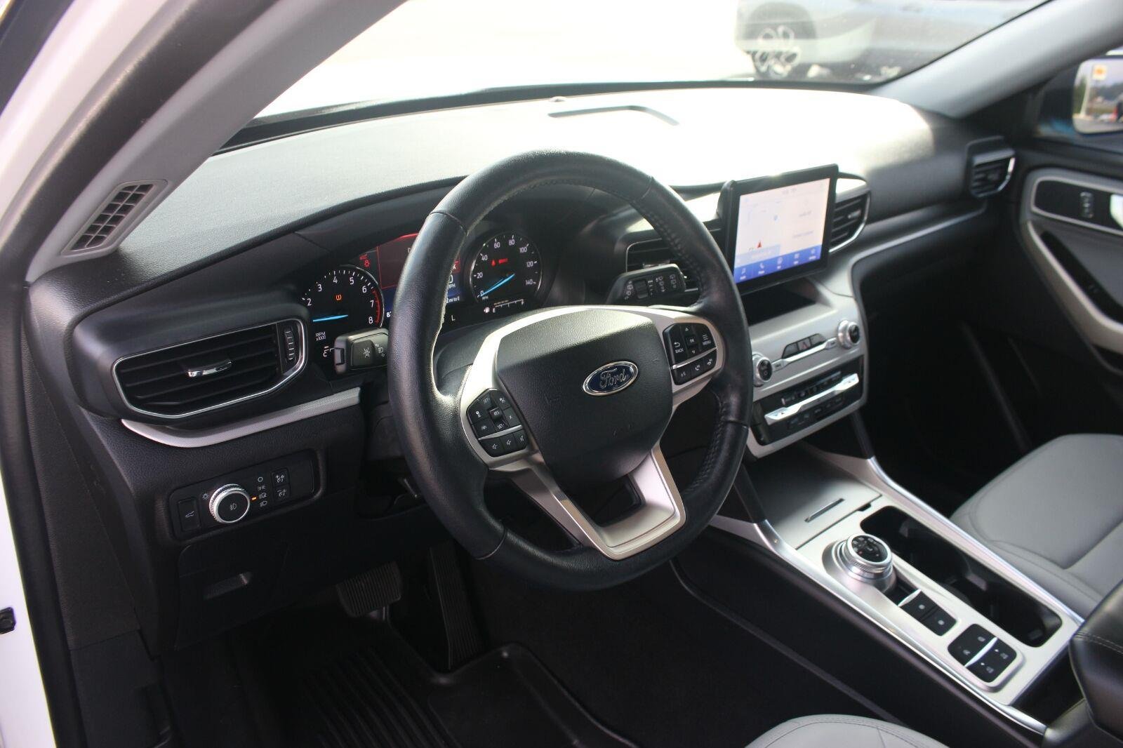 Used 2021 White Ford XLT image 17