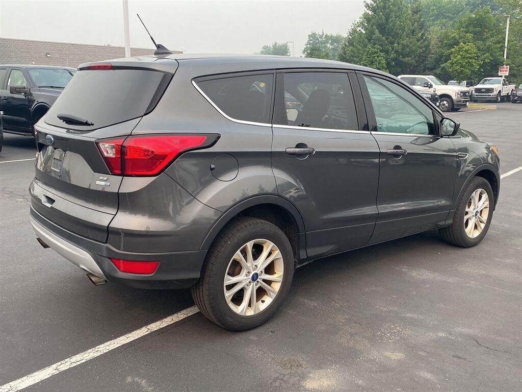 Used 2019 Magnetic Ford SE image 10