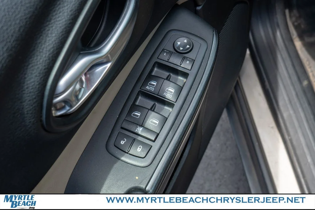 Used 2017 Light Brownstone Pearlcoat Jeep Limited image 16