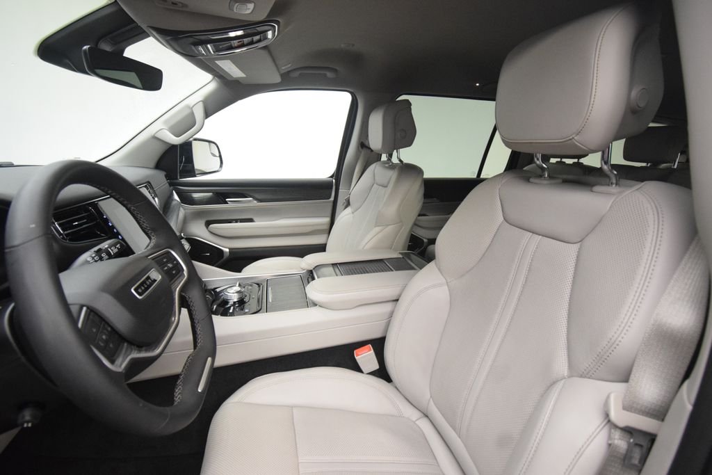 Used 2023 Red Jeep Series III image 8