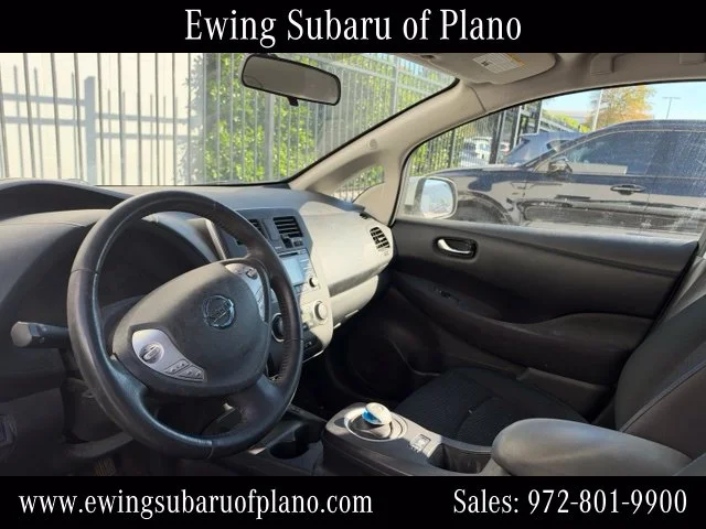 Used 2015 Silver Nissan S image 5