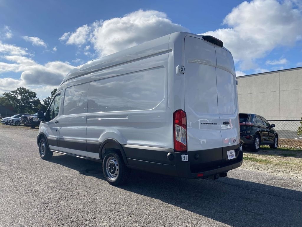 New 2026 Oxford White Ford Cargo Van image 5