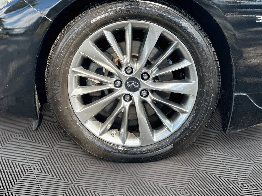 Used 2019 Black INFINITI 3.0t LUXE image 32