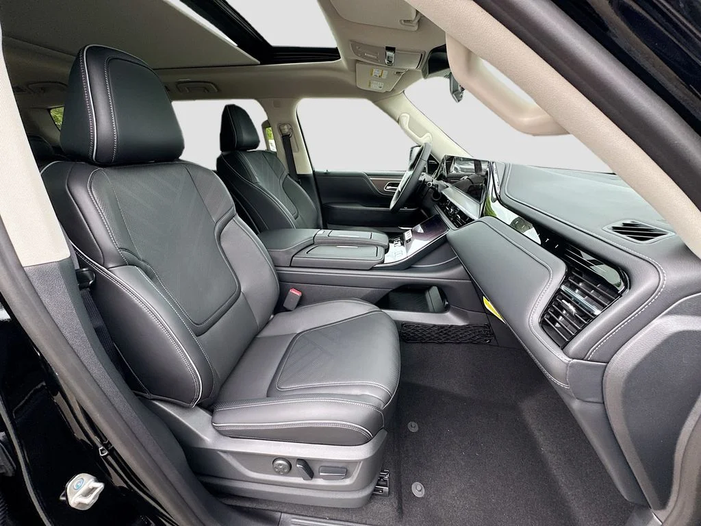 New 2026 BLACK OBSIDIAN INFINITI Luxe 2WD image 31