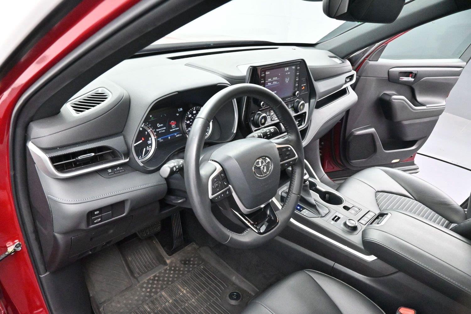 Used 2022 Ruby Flare Pearl Toyota XSE image 12