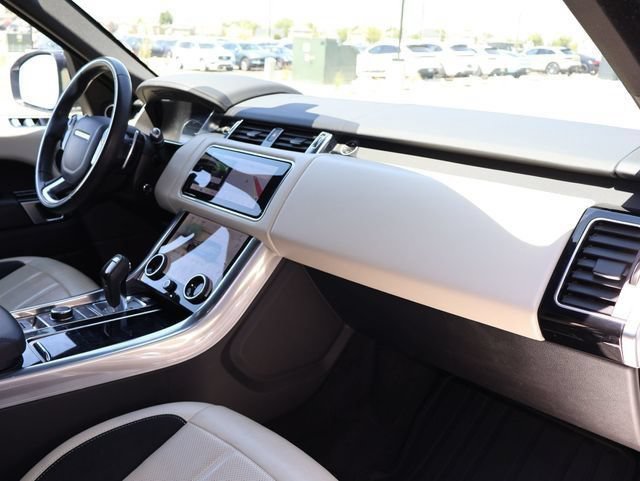 Used 2020  Land Rover HSE Dynamic image 29