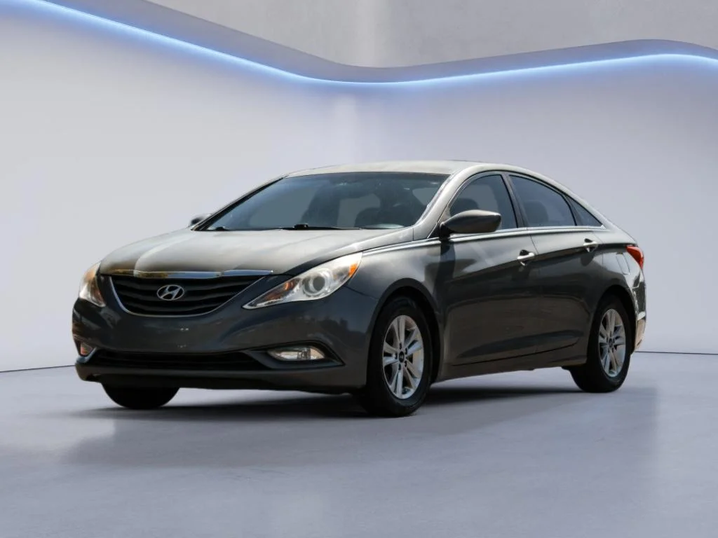 Used 2013 Harbor Gray Metallic Hyundai GLS image 1