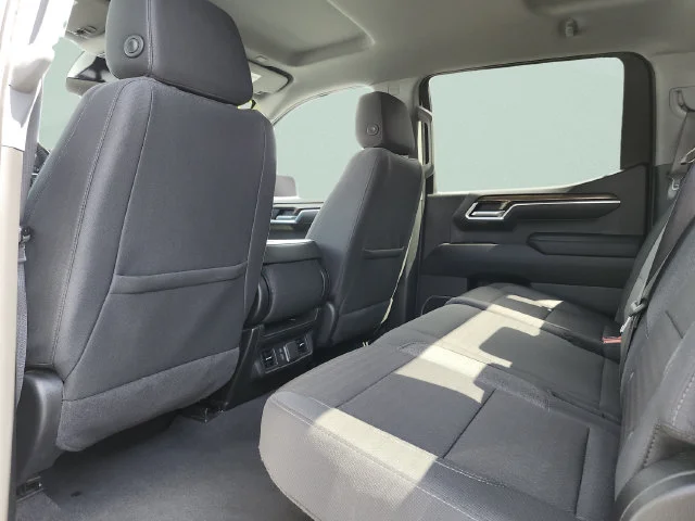 Used 2025 White Chevrolet LT image 22
