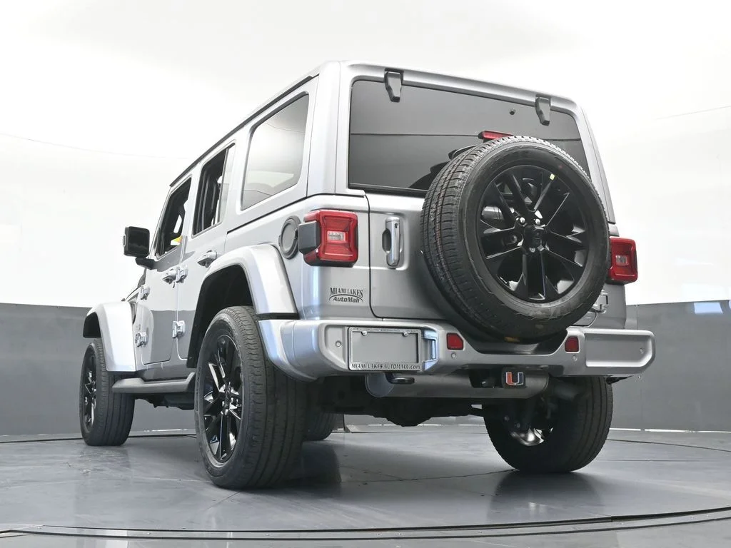 Used 2021 Billet Silver Metallic Clearcoat Jeep Unlimited Sahara High Altitude image 59