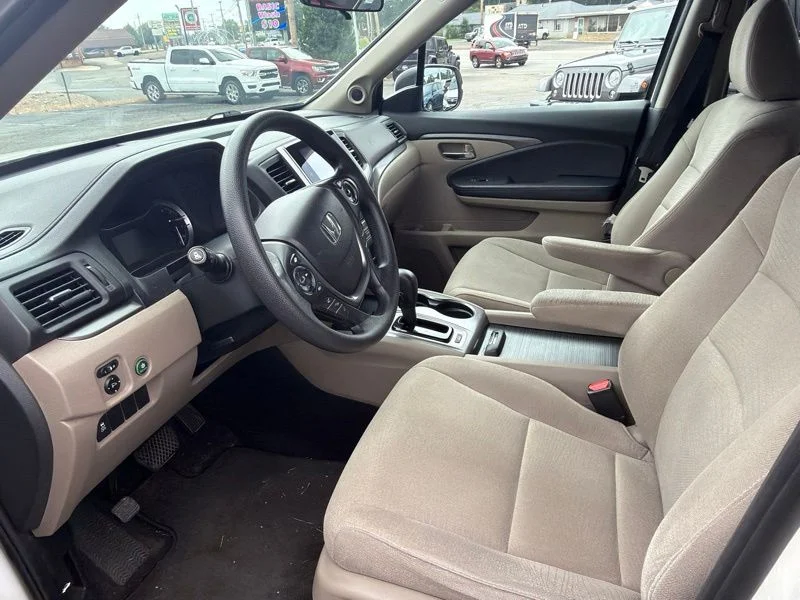 Used 2016  Honda EX image 14