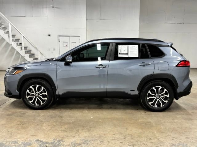 Used 2024  Toyota Hybrid SE image 4