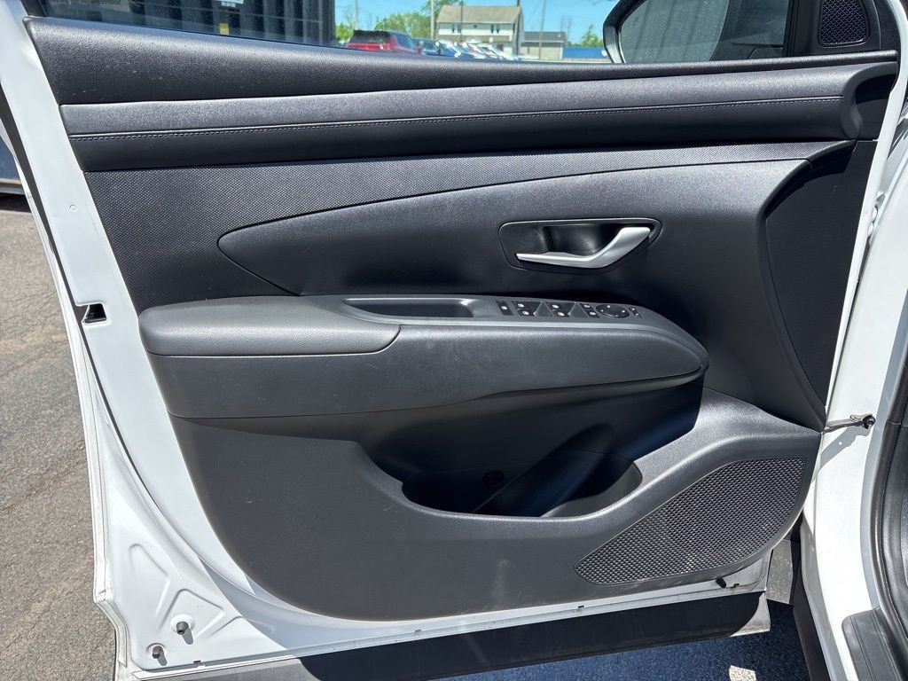 Certified Used 2025 White Hyundai SE image 15