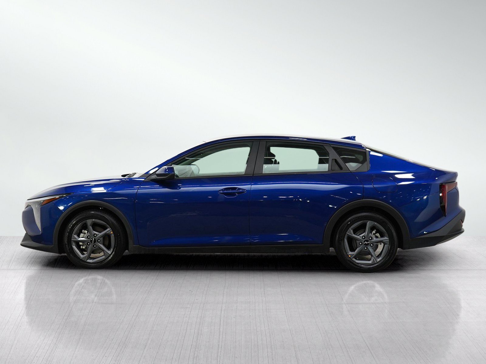 Used 2025 Kia K4 LXS with VIN 3KPFT4DE4SE104287 for sale in Minneapolis, Minnesota