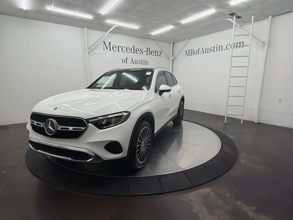 New 2027 Polar White Mercedes-Benz GLC 300 image 3