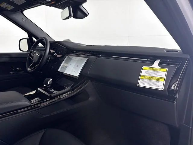 New 2026 Borasco Grey Metallic Land Rover Dynamic SE image 31
