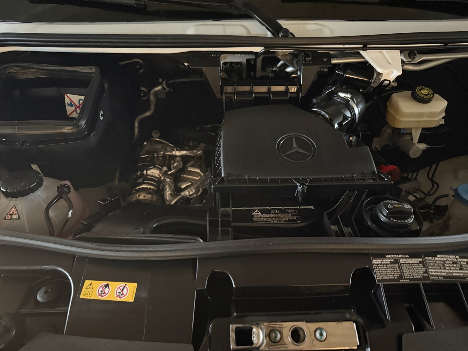 Used 2025 Arctic White Mercedes-Benz Cargo 144 WB image 20