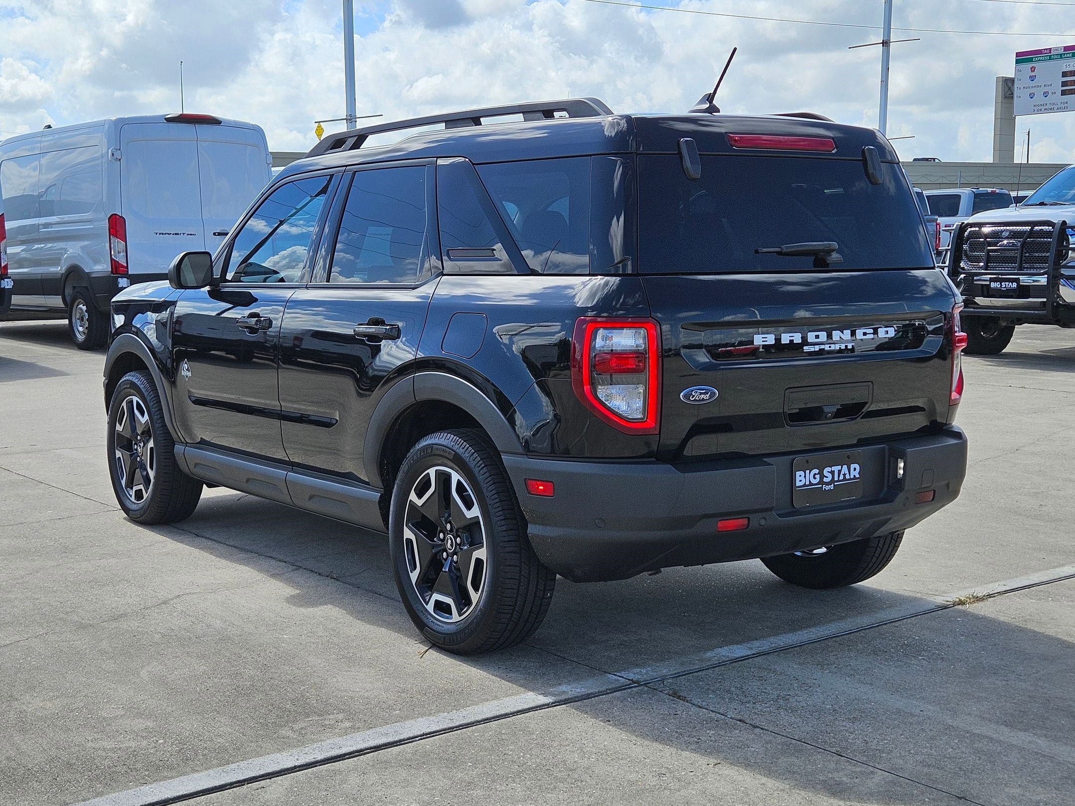 Used 2023 Shadow Black Ford Outer Banks image 5