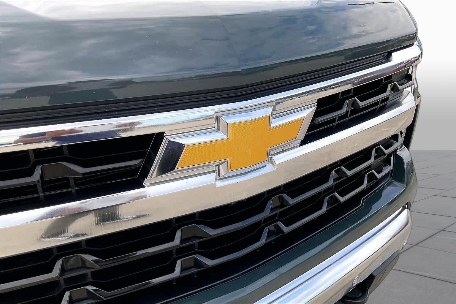 Used 2025 Cypress Gray Chevrolet LT image 57