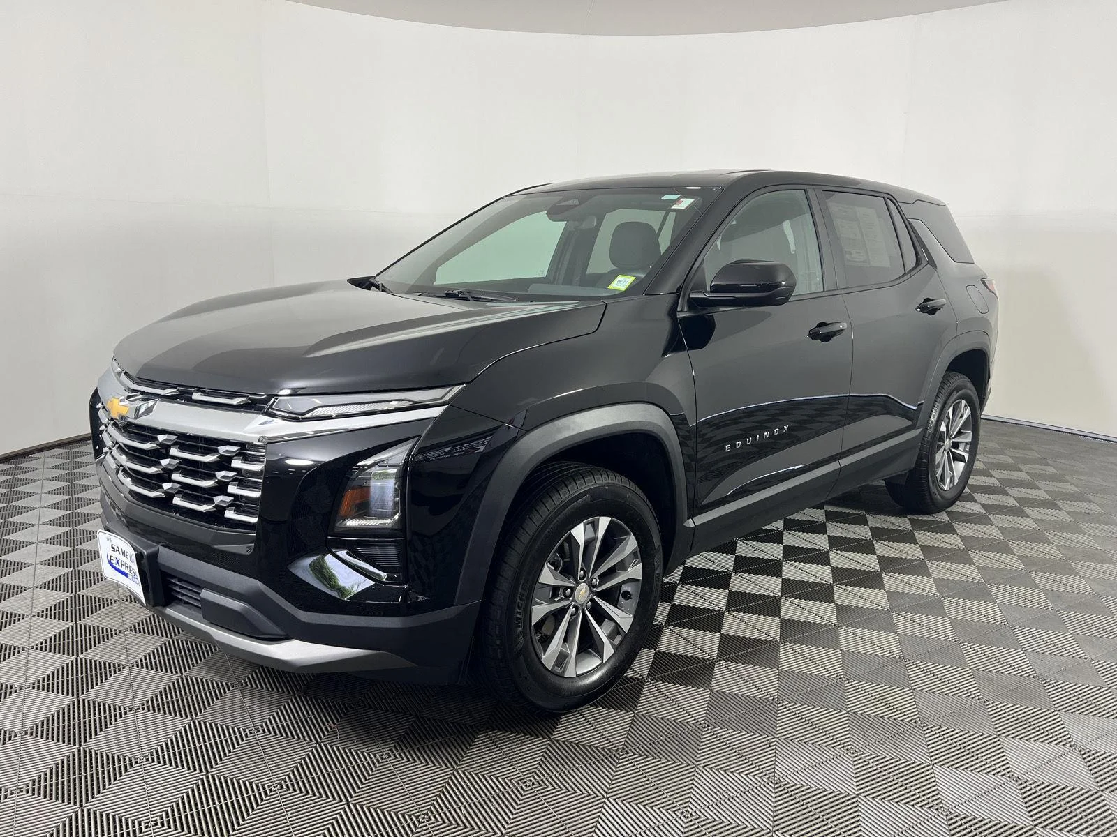 Used 2026 Mosaic Black Metallic Chevrolet AWD LT image 27