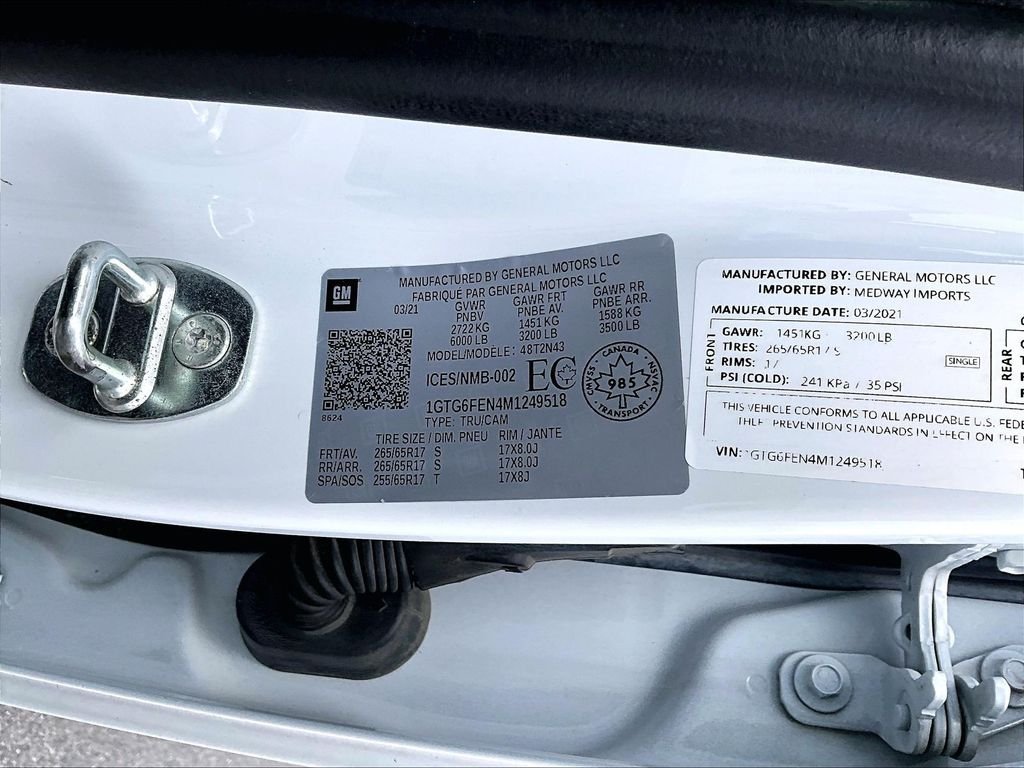 Used 2021 White GMC AT4 w/Cloth image 33