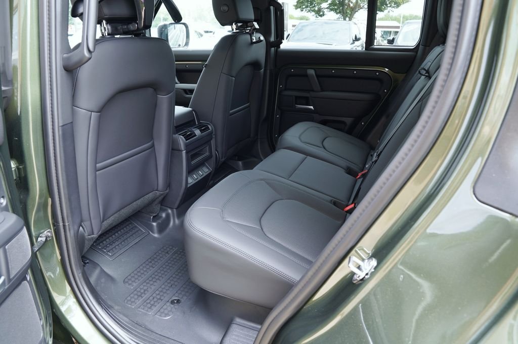 New 2026 Woolstone Green Land Rover S image 29