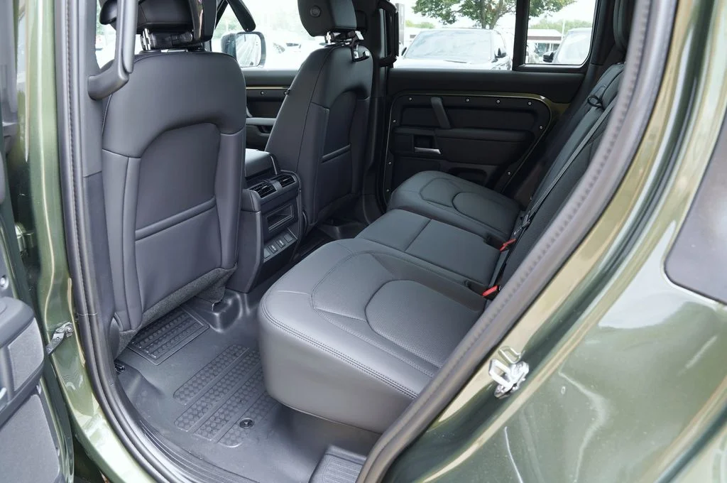 New 2026 Woolstone Green Land Rover S image 29