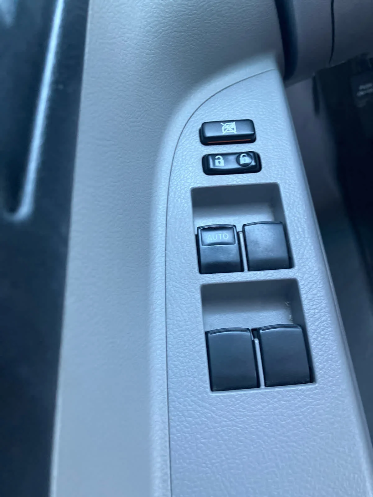 Used 2008 Classic Silver Metallic Toyota Base image 12