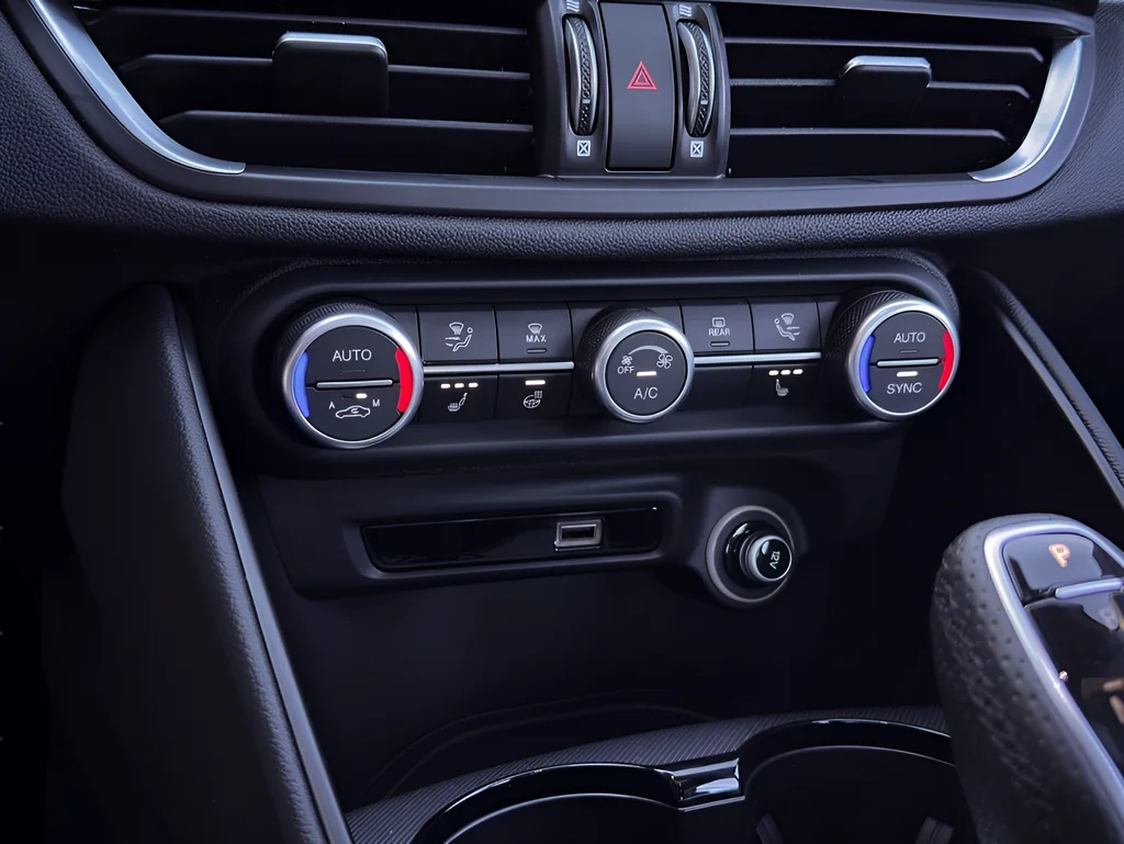 2026 Alfa Romeo Giulia Base - Photo 27