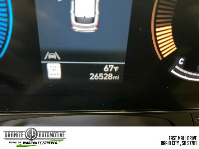 Used 2025 White Hyundai SEL image 21