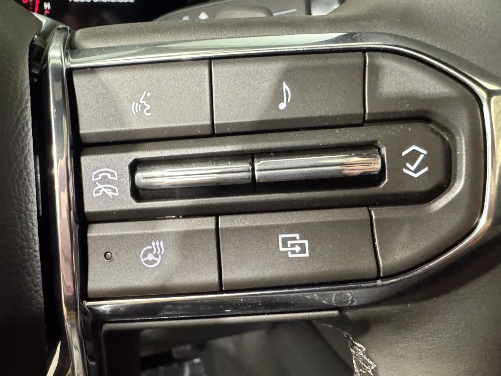 2026 GMC Yukon Denali - Photo 18