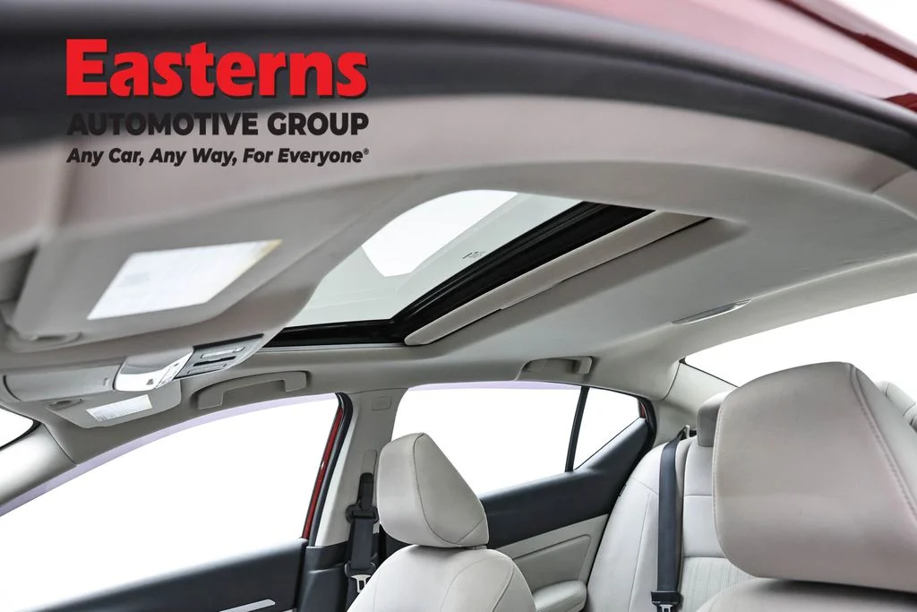 Used 2023 Red Nissan 2.5 SV image 34
