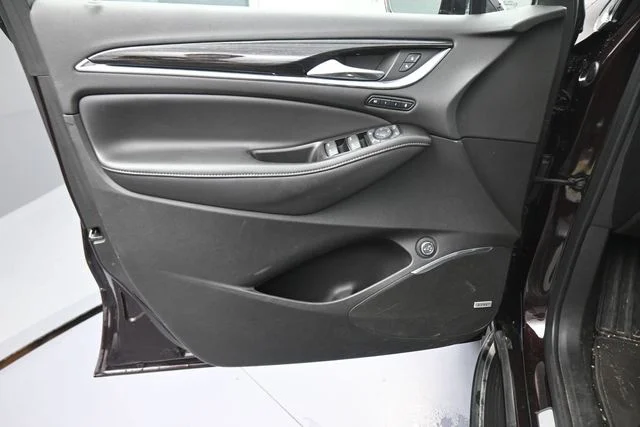 Used 2020 Red Buick Avenir image 21