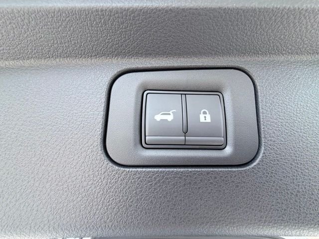 New 2026 Brilliant Silver Nissan SL image 41