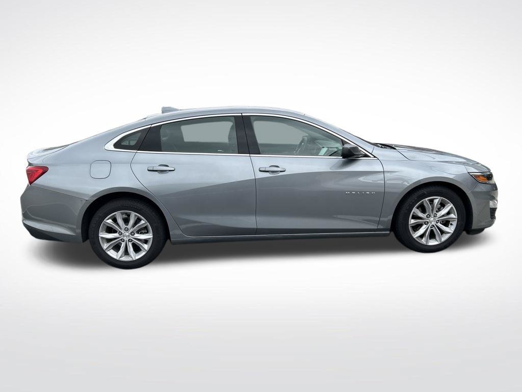 Used 2025 Gray Chevrolet LT image 7