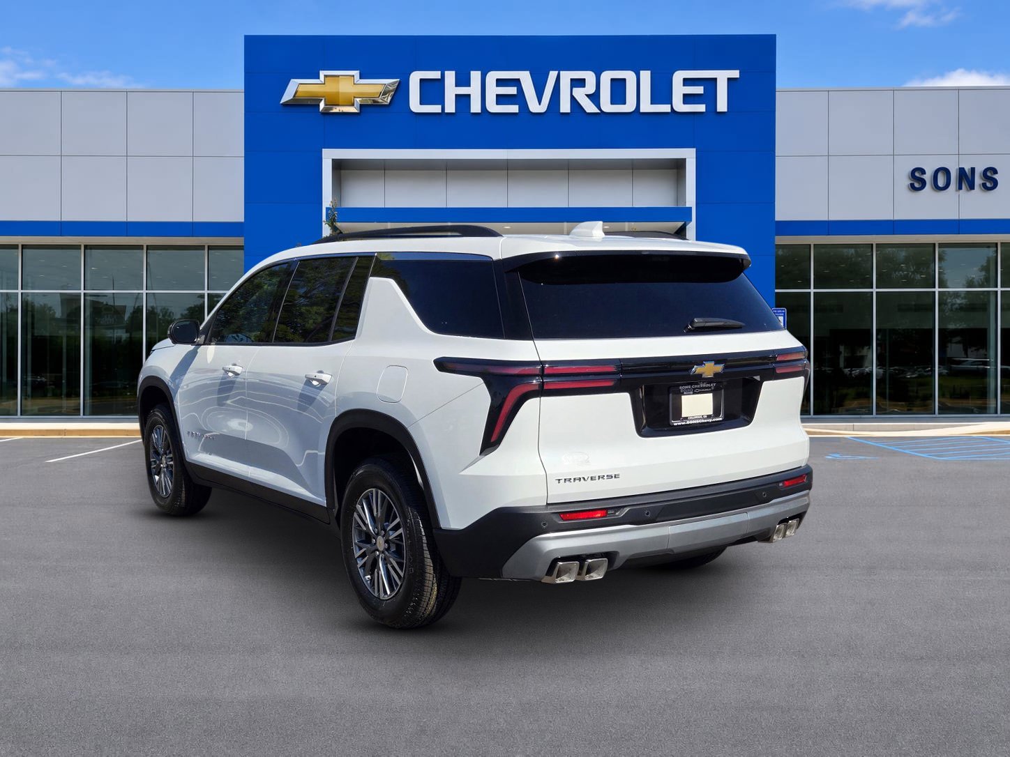2027 Chevrolet Traverse LT - Photo 8