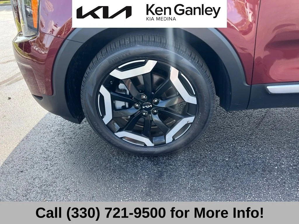 Used 2024 Red Kia S image 17