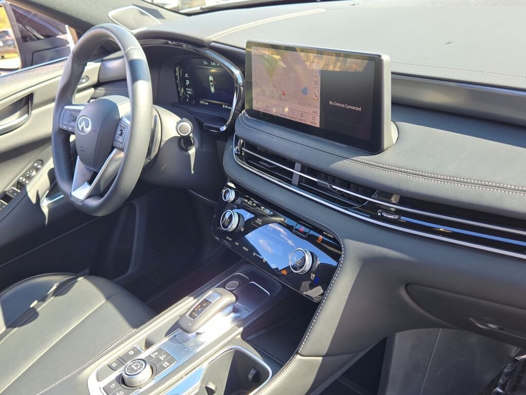 Used 2025 Gray INFINITI LUXE image 6