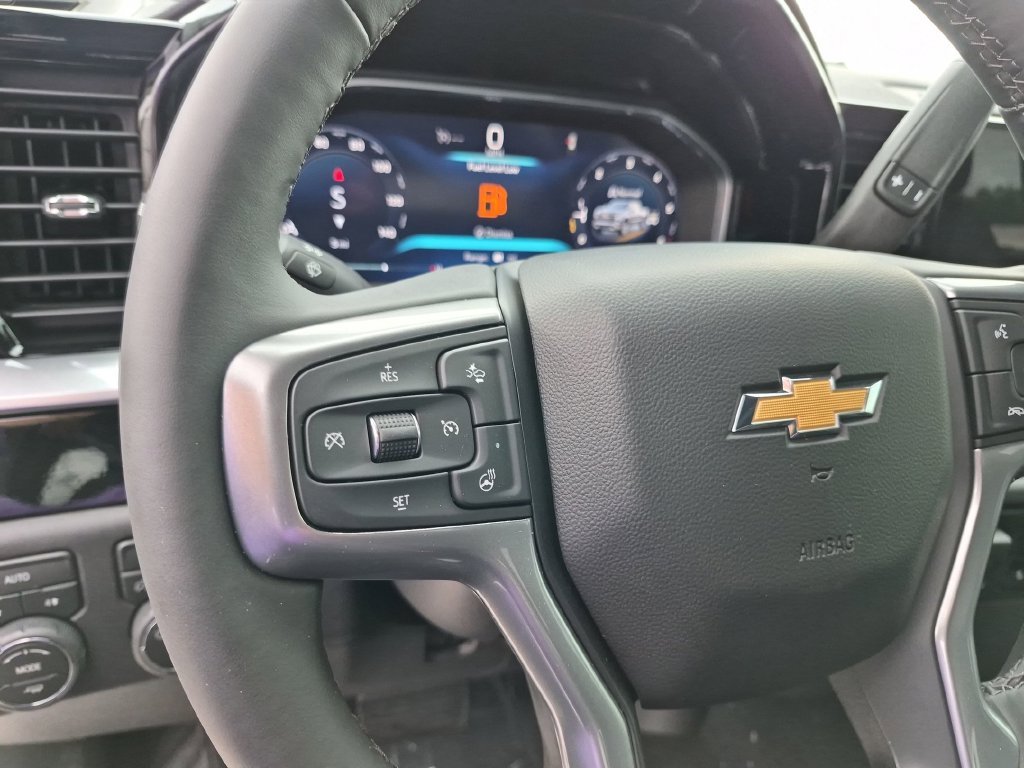 New 2026 Summit White Chevrolet LT (2FL) image 18