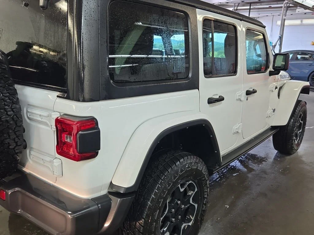 Used 2023 White Jeep Rubicon 4xe image 9