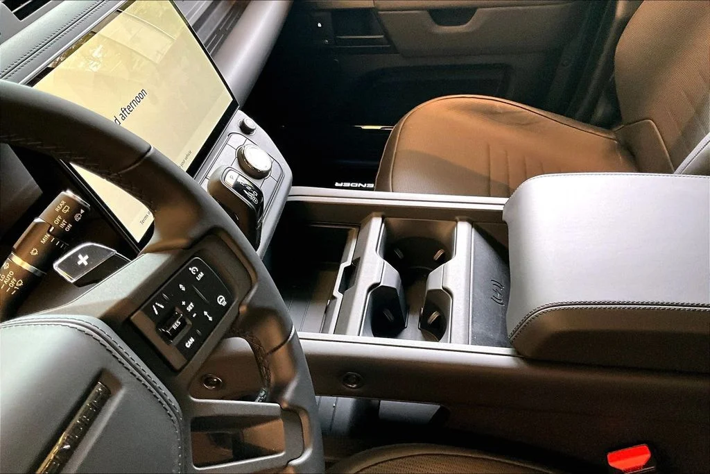 New 2026 Blue Land Rover OCTA image 11